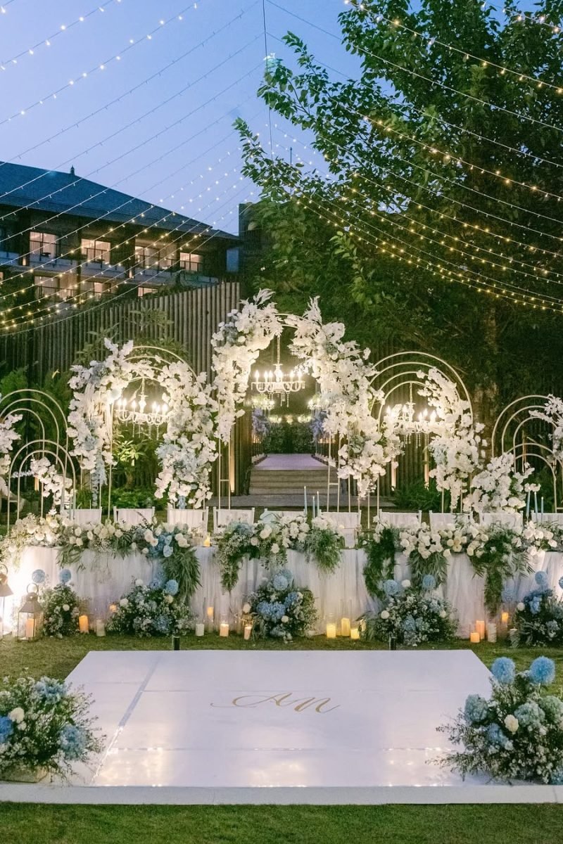 A night of love in white and blue✨ALYSSIA & NATHANOrganized by @your.eventneeds 📍 Renaissance B